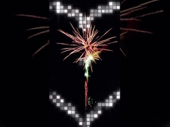 La pirotecnica professionale 49 colpi agglutina i fuochi d'artificio nel saluto reale della Malesia