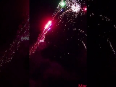 Uno sputo di 380 colpi borda la famiglia gli assortimenti della pirotecnica che imballa il fuoco d'artificio