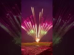 Fabbrica di Liuyang all'ingrosso Prezzo economico personalizzato Pyro Fuochi d'artificio Torta Fuochi d'artificio standard per esterni