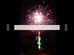 Fuochi d'artificio cinesi all'aperto della torta del grande consumatore per la celebrazione del festival di nozze