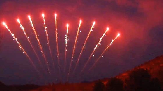 i singoli fuochi d'artificio di fila di festival 1.3g salutano la pirotecnica 10 fuochi d'artificio cinesi dei colpi