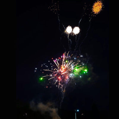 Mandarino in vendita all'ingrosso 88 colpi Grande qualità prezzo di fabbrica pirotecnica torta fuochi d'artificio dalla Cina