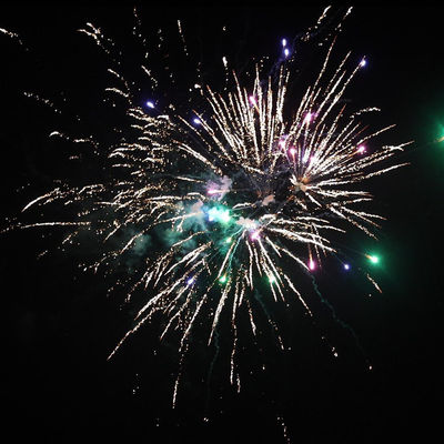 100 colpi torta fuochi d'artificio tipo e occasione di Natale grande torta fuochi d'artificio pirotecnica per ingrosso