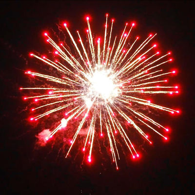 Cina 4 pollici 16 colpi Fuochi d'artificio per torte da 1.4G Liuyang Fuochi d'artificio professionisti Fuochi d'artificio personalizzati
