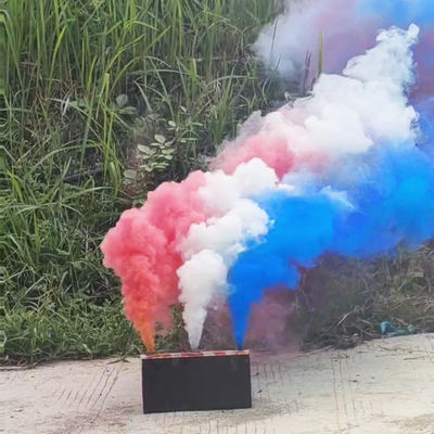 Fuoco colorato cinese Fuoco diurna fuochi d'artificio Flare di fumo a tre colori Bomba a colori per la fotografia di incontri sportivi