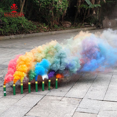 Pacchetto tenuto in mano dell'OEM della bomba fumogena variopinta dell'arcobaleno di 2 minuti